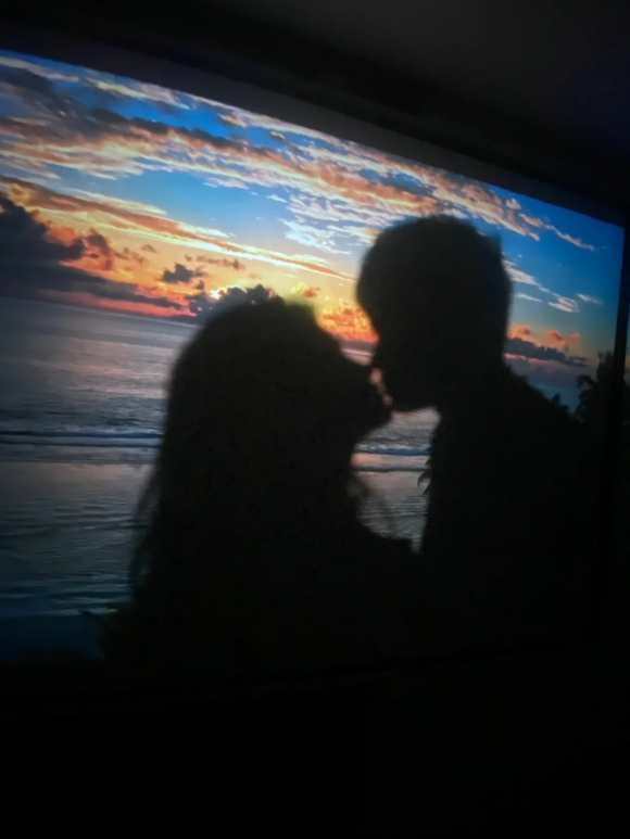 大眼橙C1D高亮版投影仪打造专属浪漫时光尊龙凯时新版APP首页情人节礼物推荐：(图7)